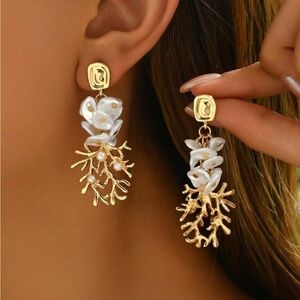 BRAND NEW 🌊Marine Party Pearl Embedded Coral Gold Plated Shell Handmade Earrings